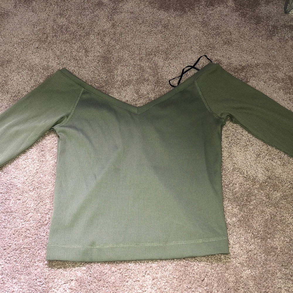 Off the shoulder Long sleeve